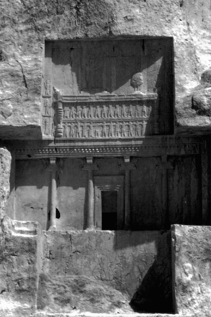Prévisualisation du document Iran. Naqsh-I-Roustem, le tombeau de Darios II.