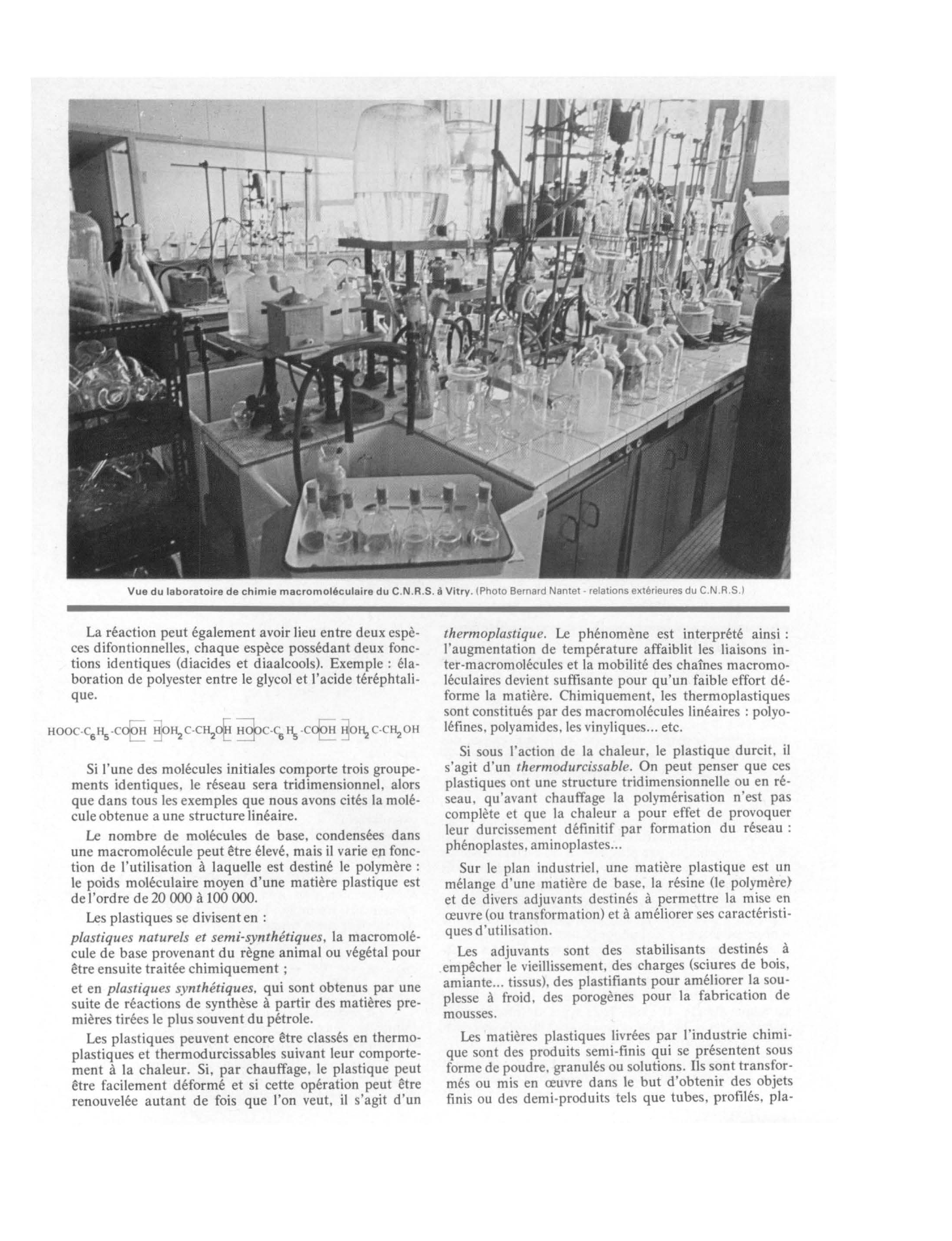 Prévisualisation du document Matières plastiques Thermoplastiques et thermodurcissables Polymérisation