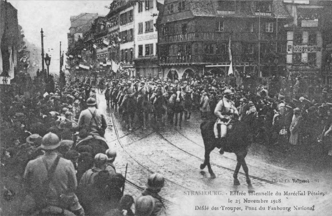 Prévisualisation du document P étain à Strasbourg, 1 918
L'armisticesignéele 11novembre1918, met
f in a ux combats.